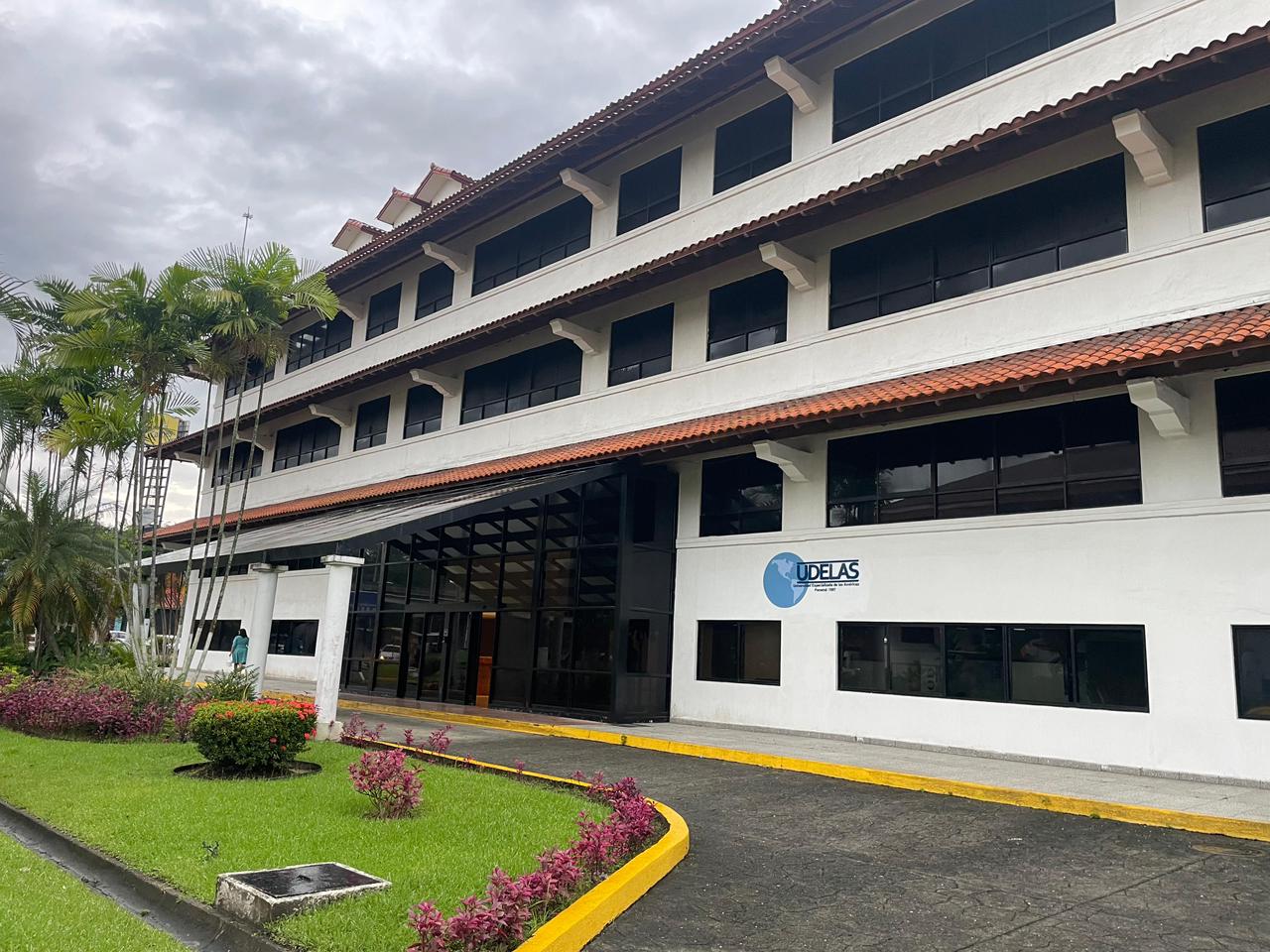 Una nueva Resolución de la CSJ ratifica a la doctora Nicolasa Terreros Barrios como rectora de la UDELAS