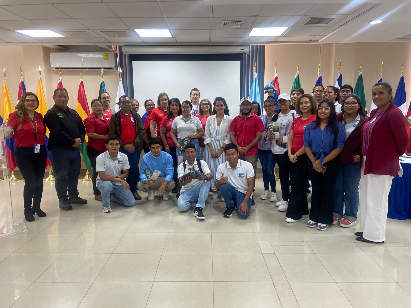 UDELAS conmemora el Día Internacional de la Diversidad Biológica con foro sobre conservación marina y forestal