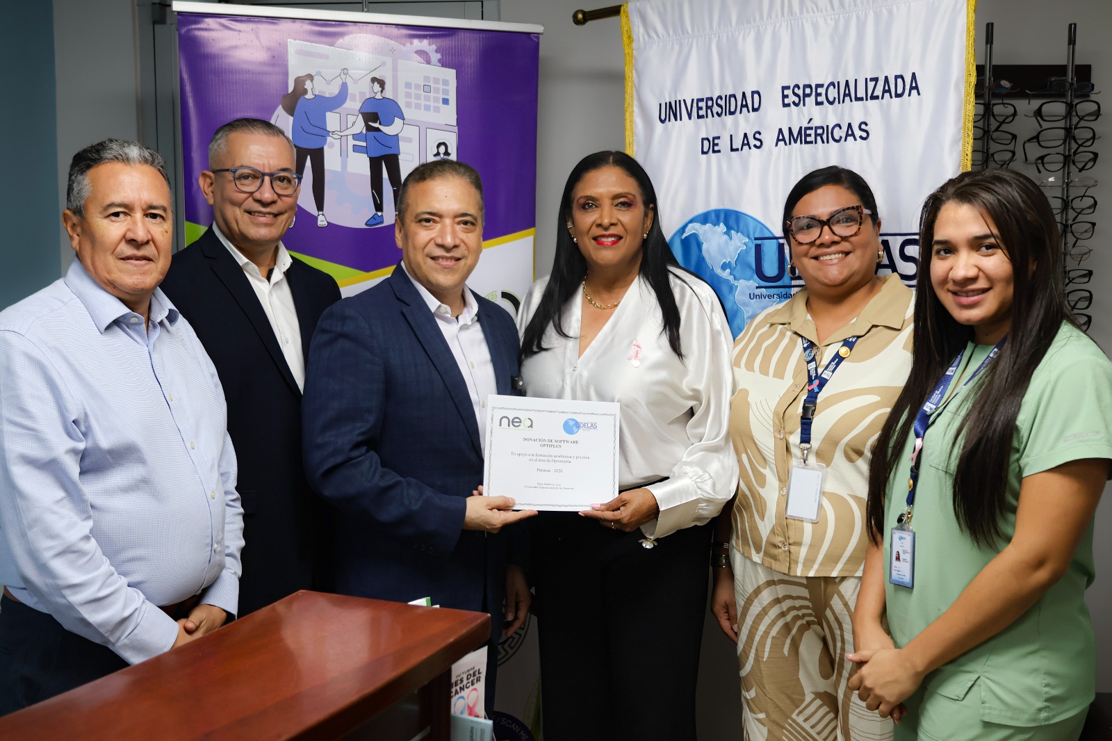  UDELAS firma convenio con Nea Solutions para fortalecer la formación e investigación en Optometría