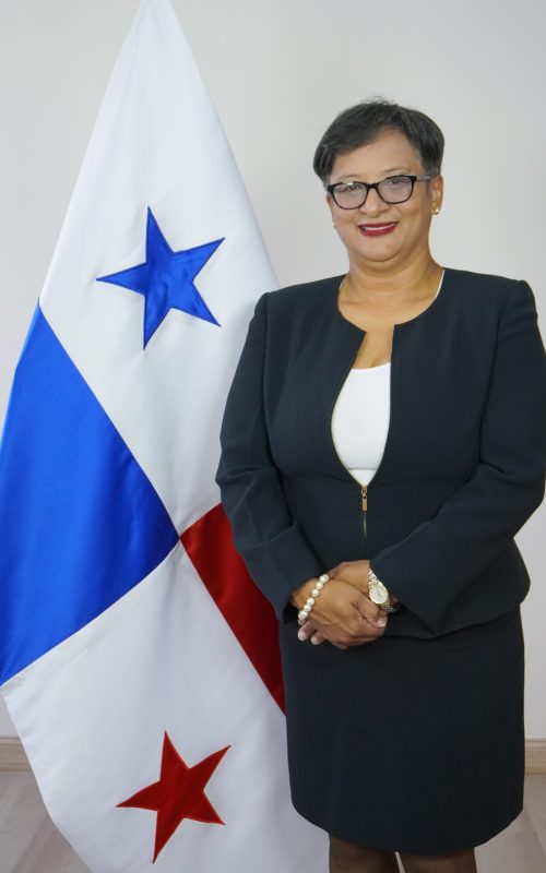 Decana de la facultad biociencias y salud pública